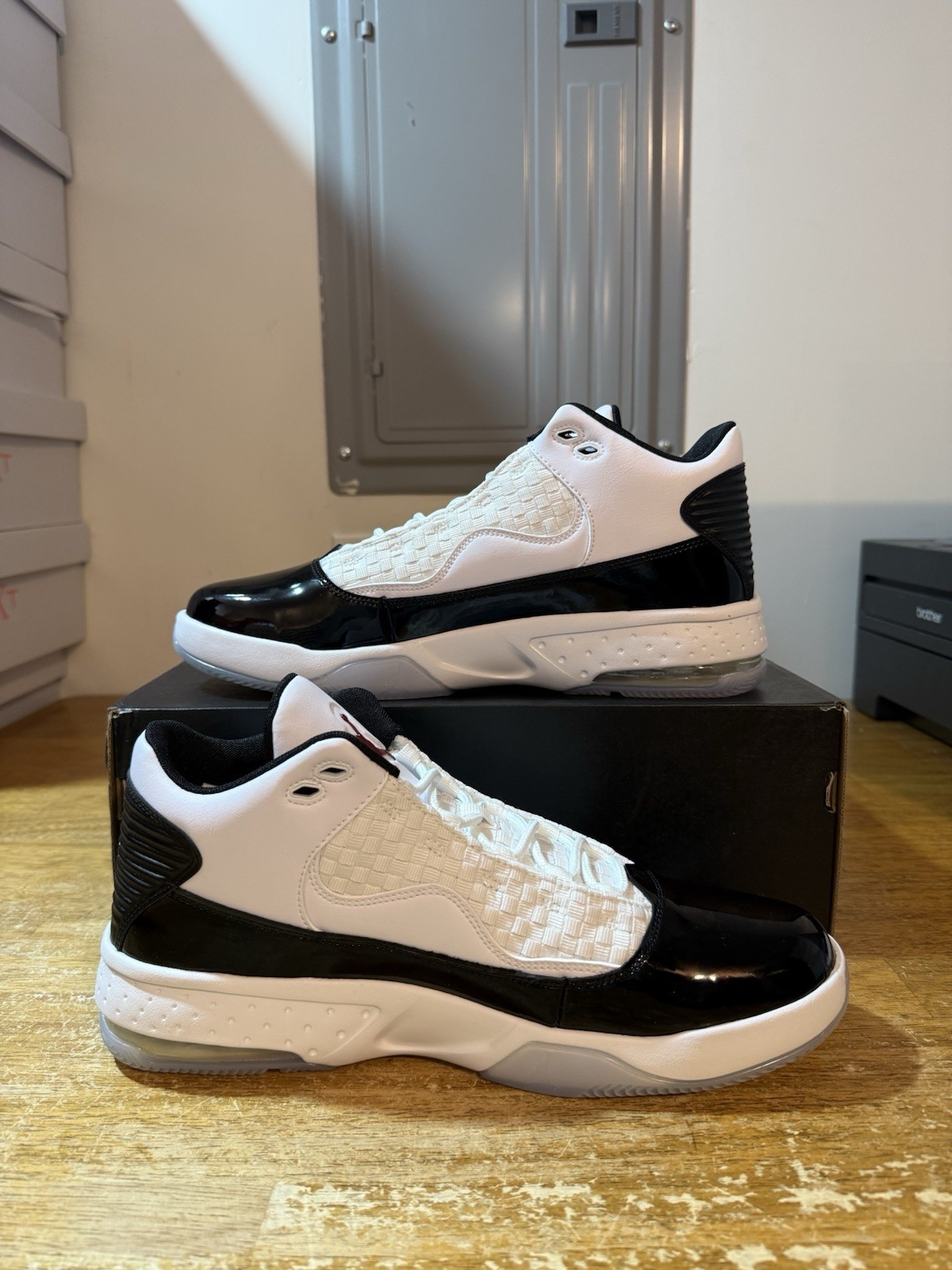Men Size 11-13 Nike Air Jordan Max Aura 2 Basketball White Black CK6636-102