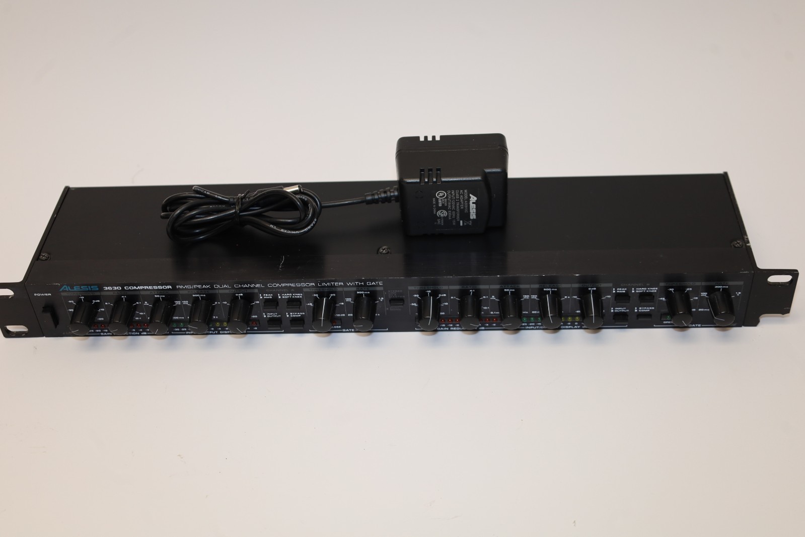 ALESIS 3630 RMS/Peak Dual Channel Compressor/Limiter w/ Gate Rack Mount