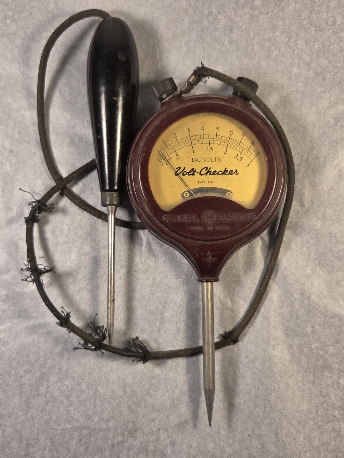General Electric GE Volt Checker Type DX-1 Voltmeter Dark Red Bakelite - Tested