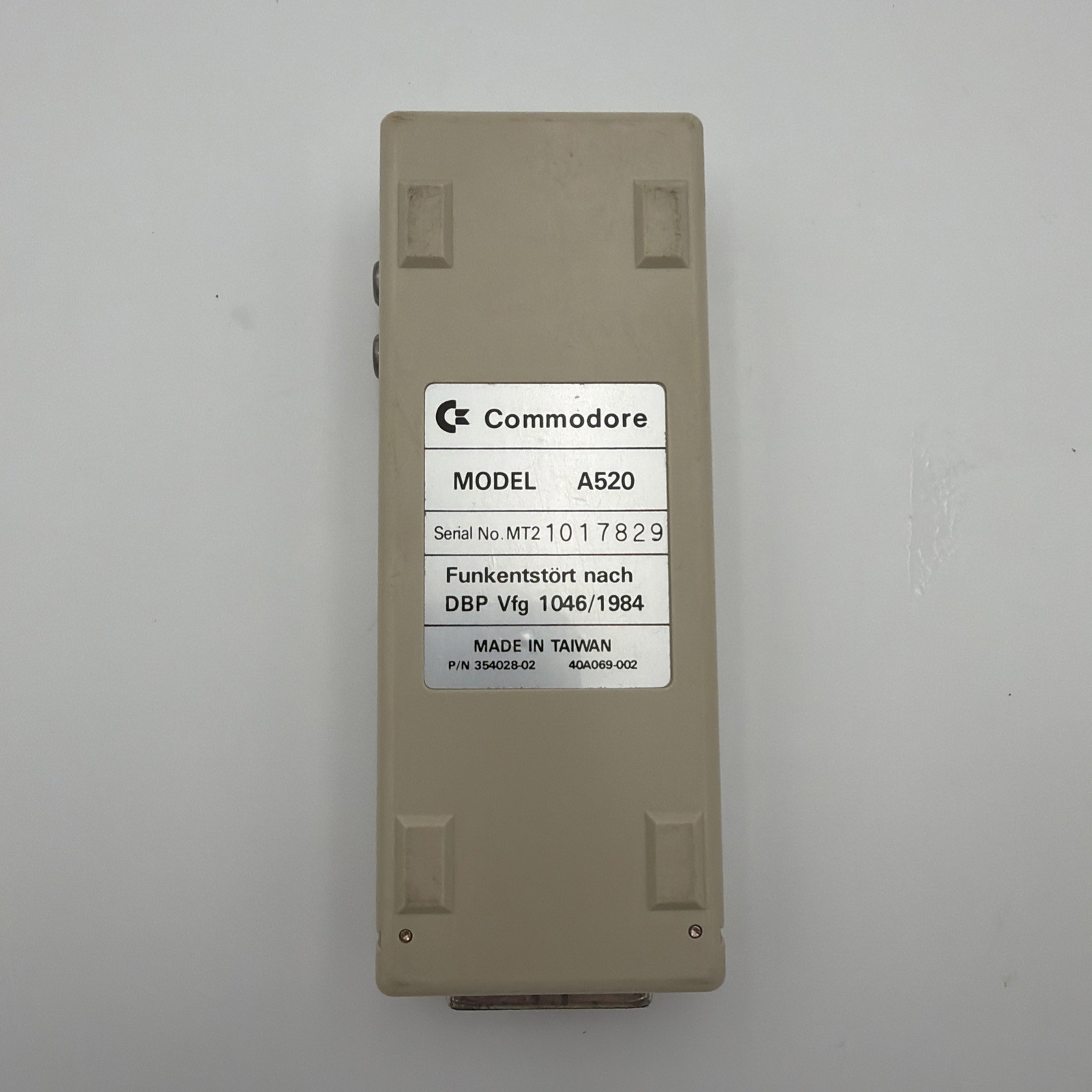 Commodore Amiga A520 RF Modulator Adapter TV Converter Tested Working