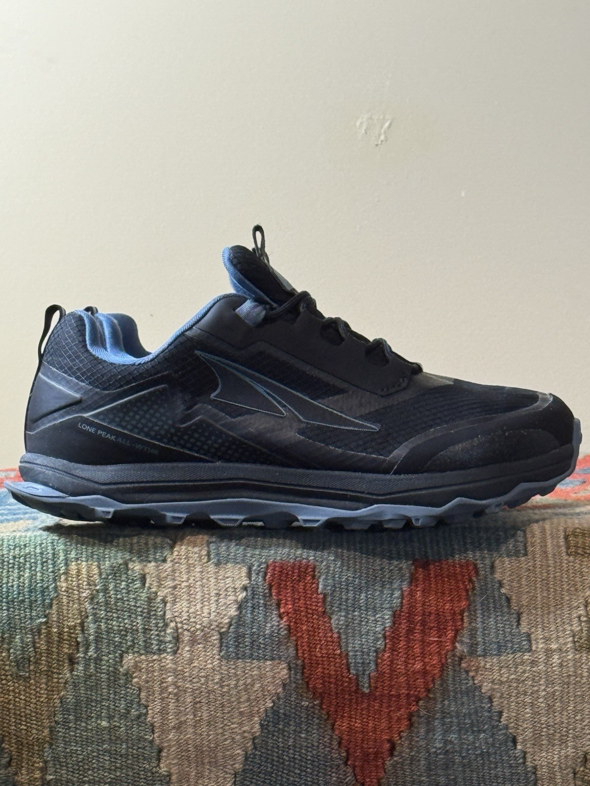 Altra Lone Peak ALL-WTHR Low Black Blue Women’s Size 9 Hiking Shoes ALOA4VR9040