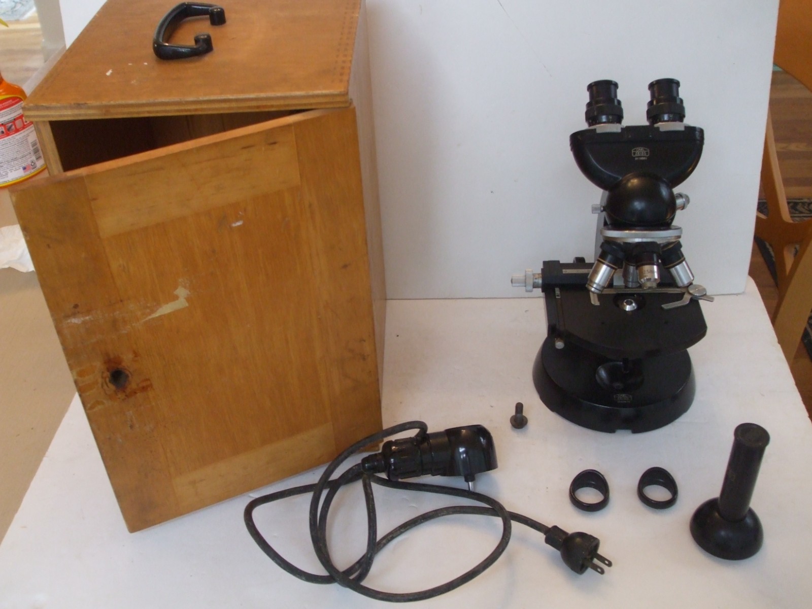 Carl Zeiss Binocular Microscope w/ 2.5X, 10X, 40X, 100X Lenses  Wood Case & More