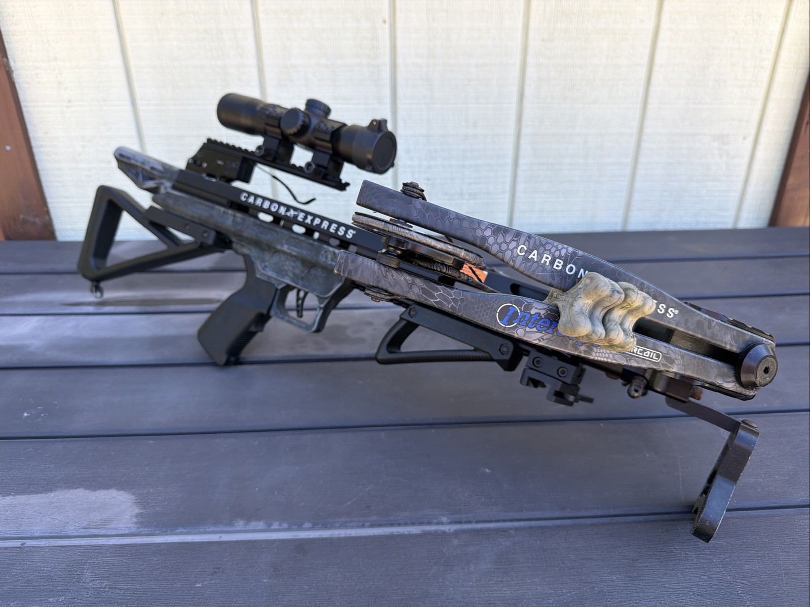 Carbon Express Intercept Supercoil Crossbow