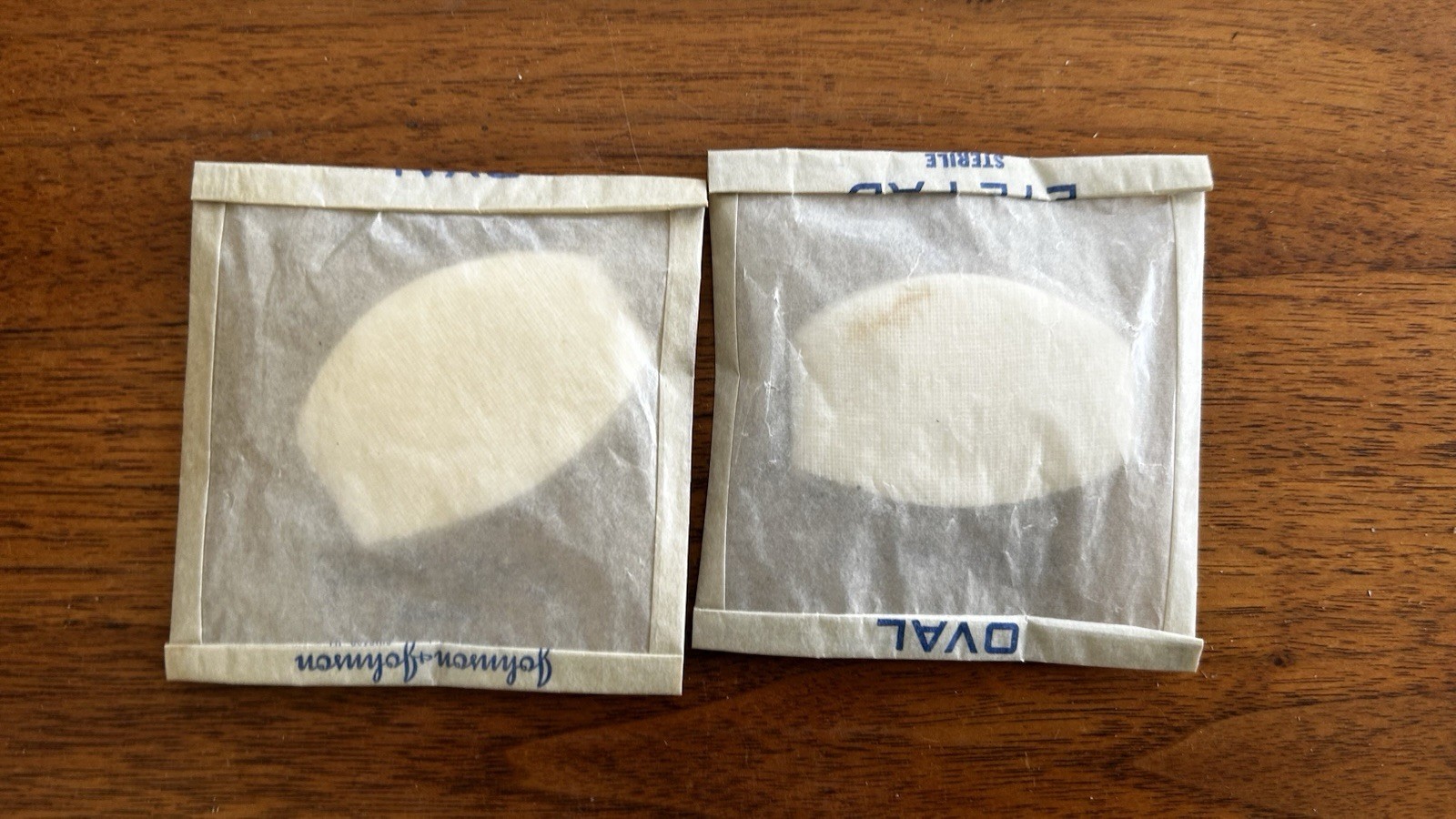 Vintage Johnson & Johnson Oval Eye Pad Medic
