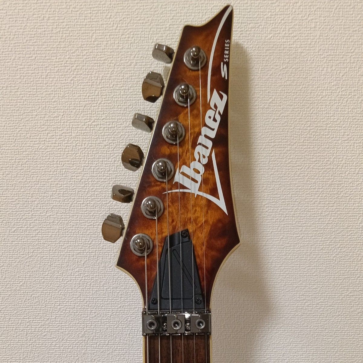 Ibanez S670QM Electric Guitar