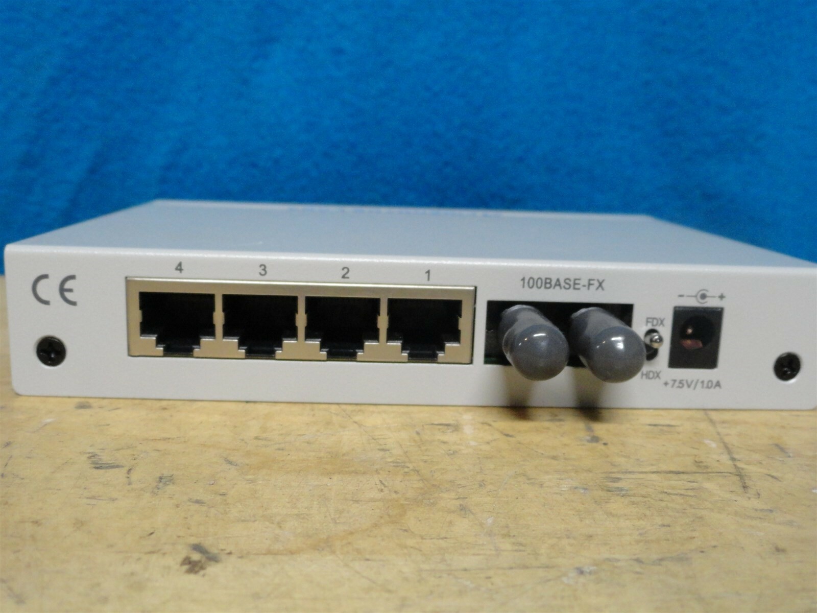 FIBERDYNE LABS - 5-PORT 10/100 SWITCH - MULTIMODE ST 2 Km (MAX) - VS-105FT - NIB