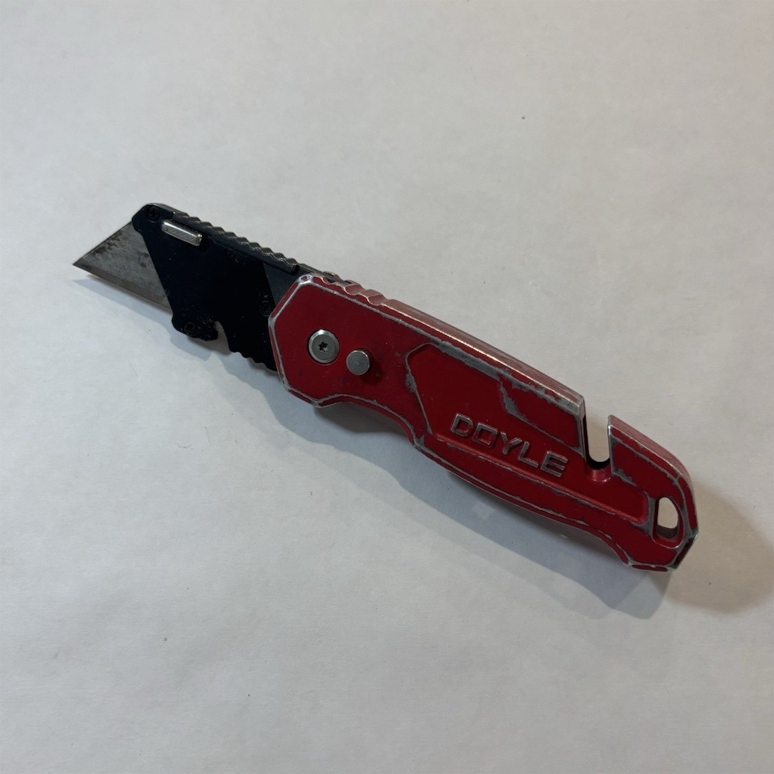 DOYLE Folding Utility Knife Box Cutter Red/Black Steel Blade Metal Handle