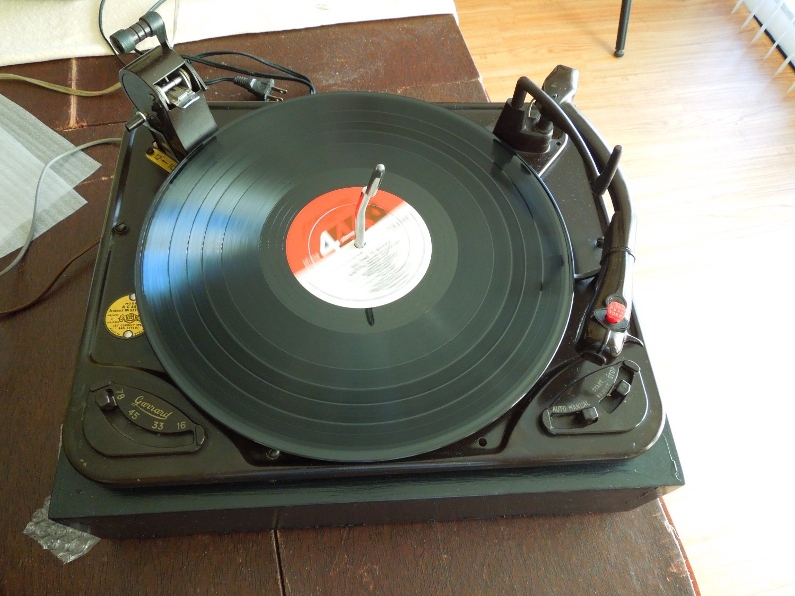 Garrard Model RC 88/4 Phonograph Record Player Turntable