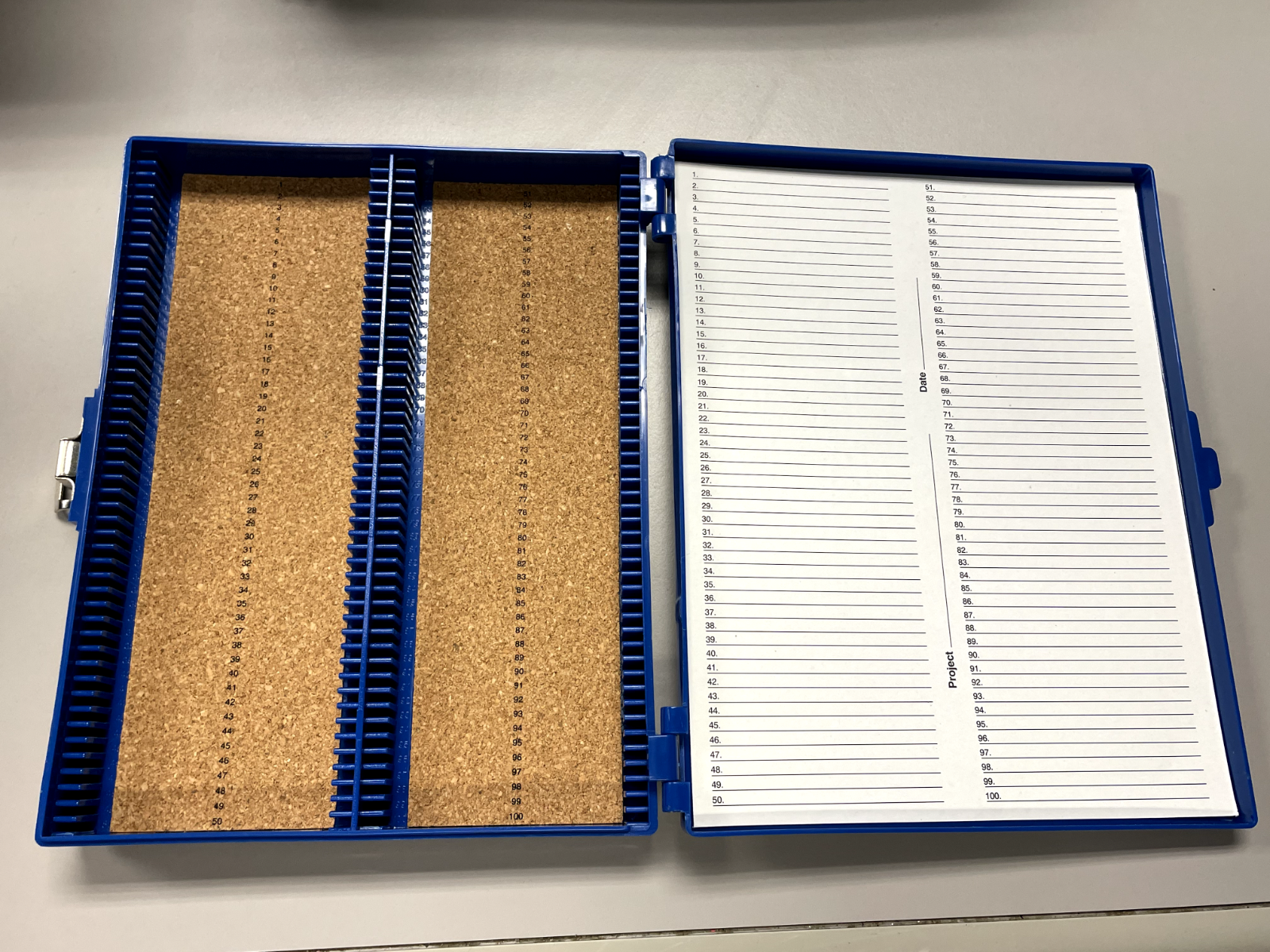 HS - MICROSCOPE GLASS SLIDE CASE - HOLDS 100 SLIDES