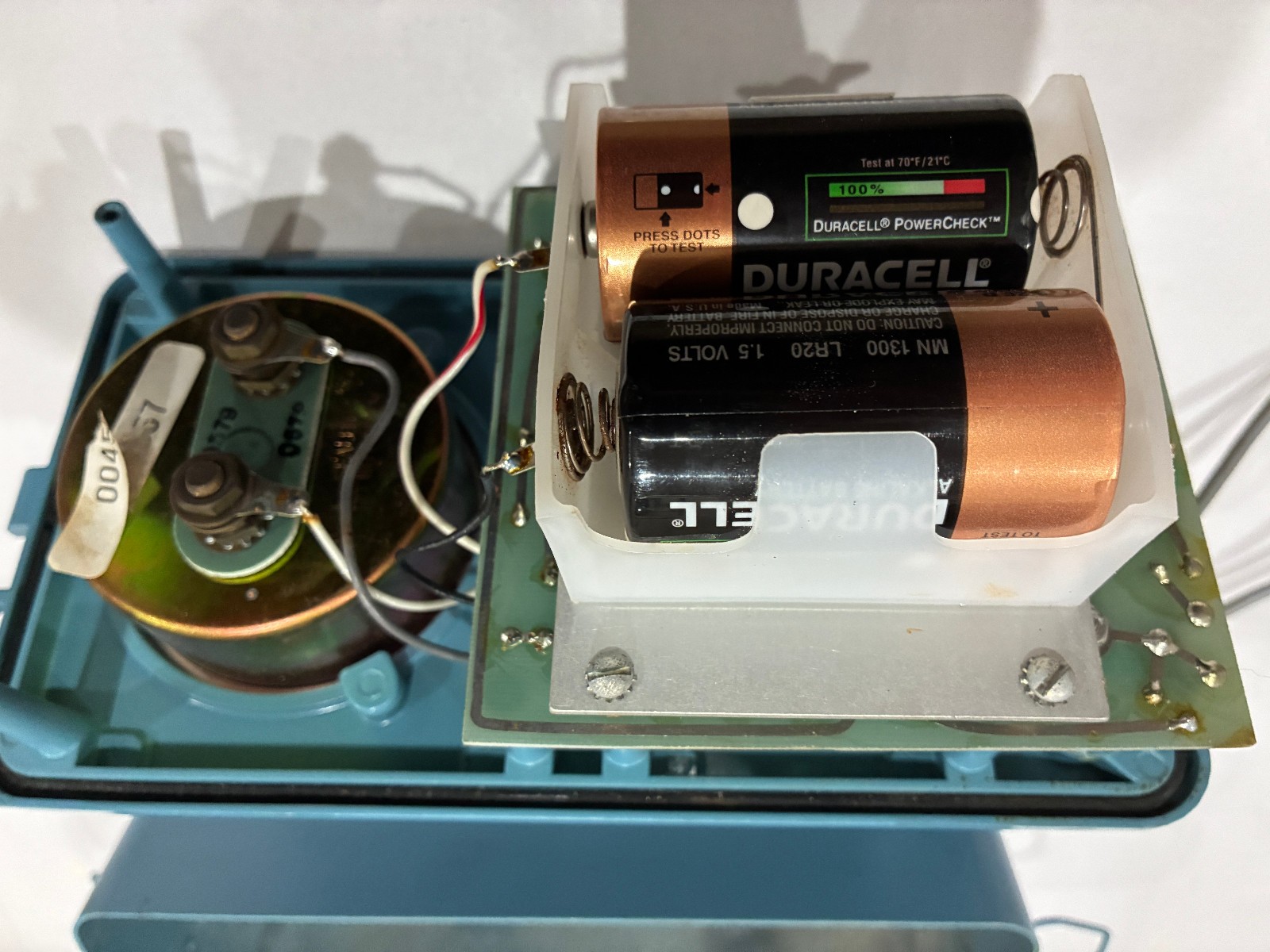 DOSIMETER RADIATION COUNTER MODEL 3700 in working condition