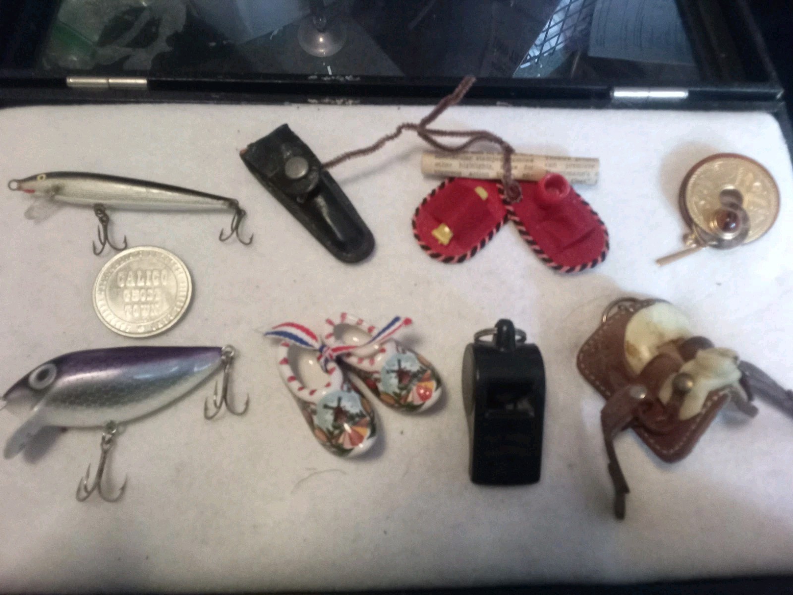 9 pc mixture of smalls/fishing/colletibles lot as is