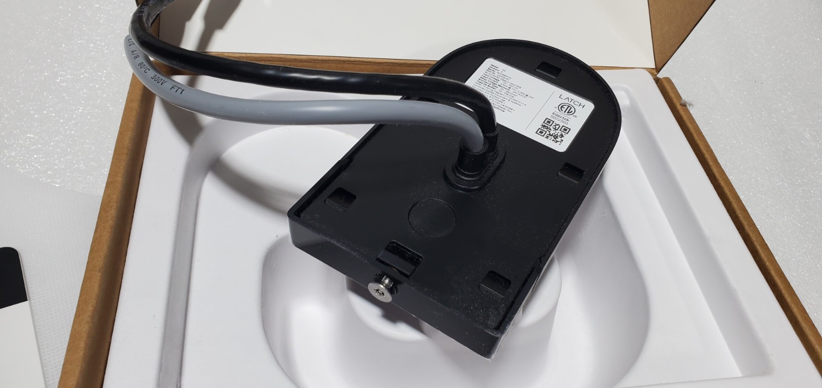 Latch R Series Model R2 Reader Black New.