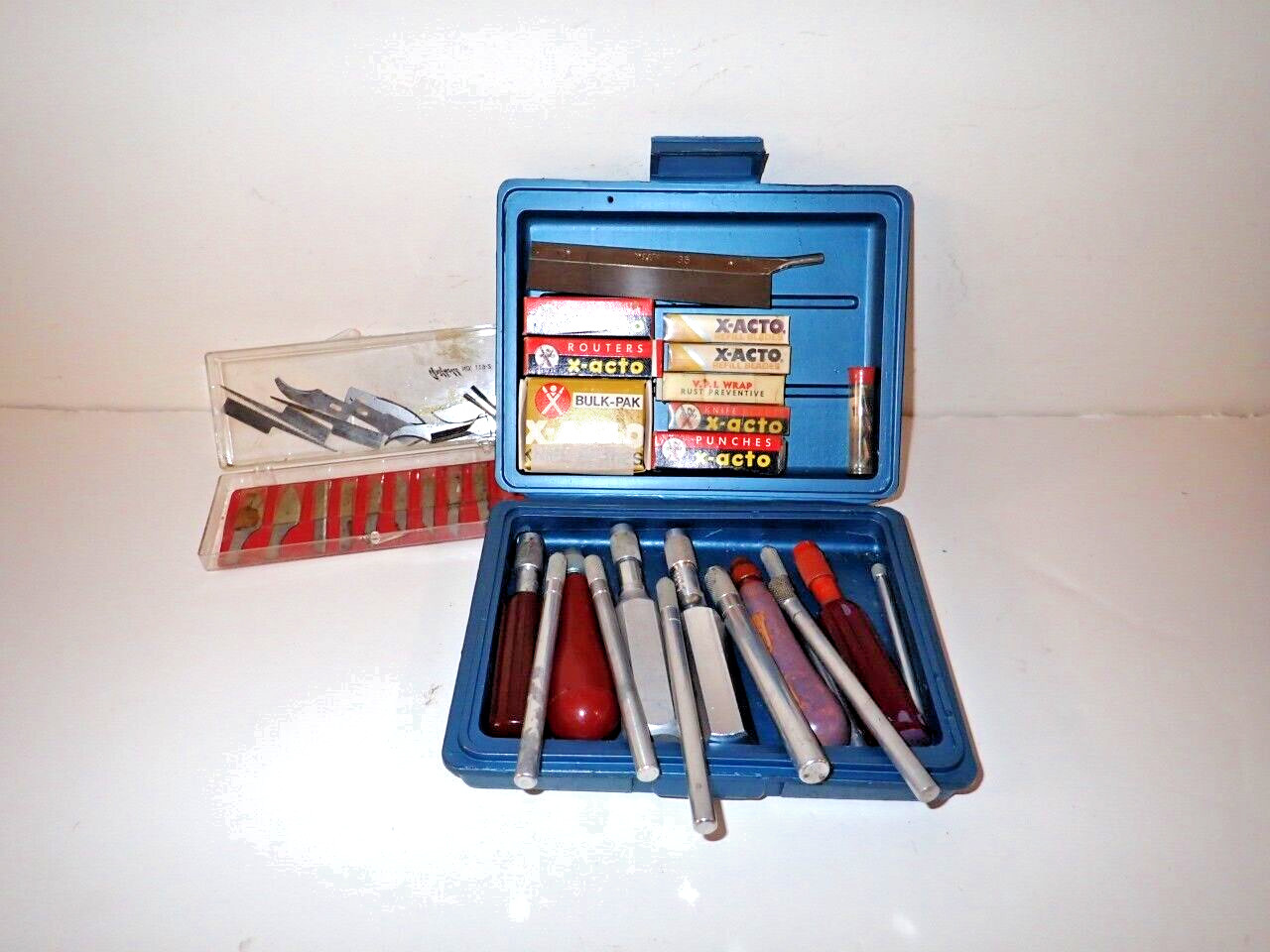 Vintage Craft Set of 13 Different style Knives and large variety of Blades