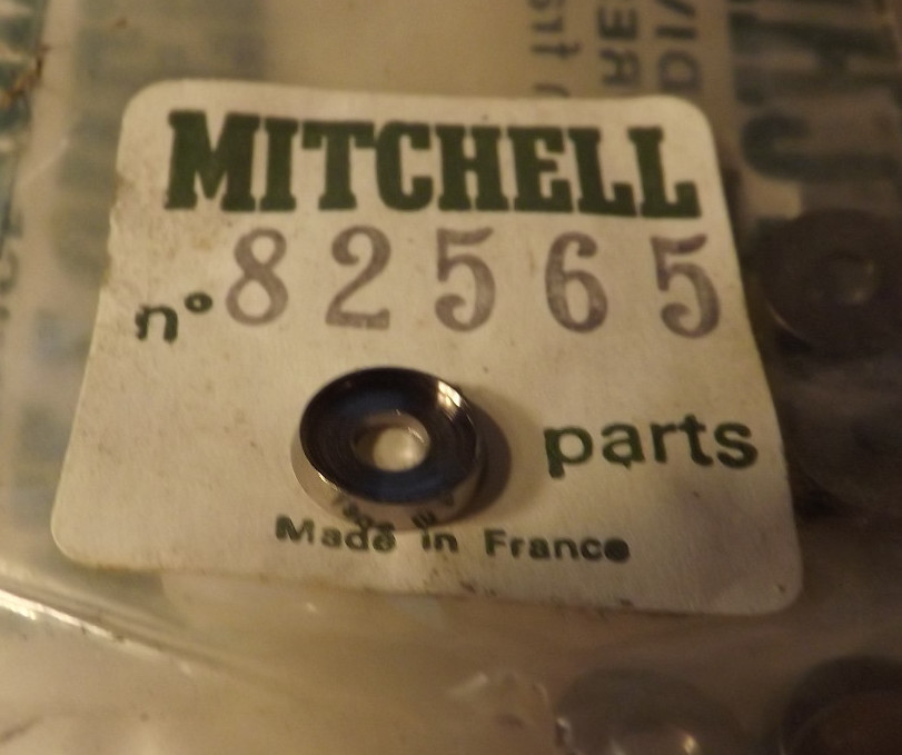 1 New Old Stock MITCHELL 300A 308A 900 FISHING REEL LINE GUIDE RACE 82565