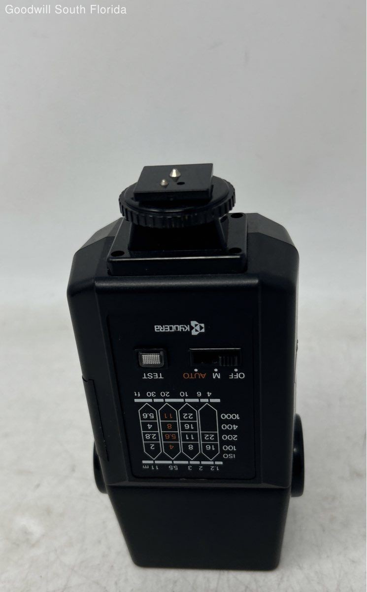 Yashica CS-220 Auto Black Full Automatic Quick Charge Camera Flash Not Tested
