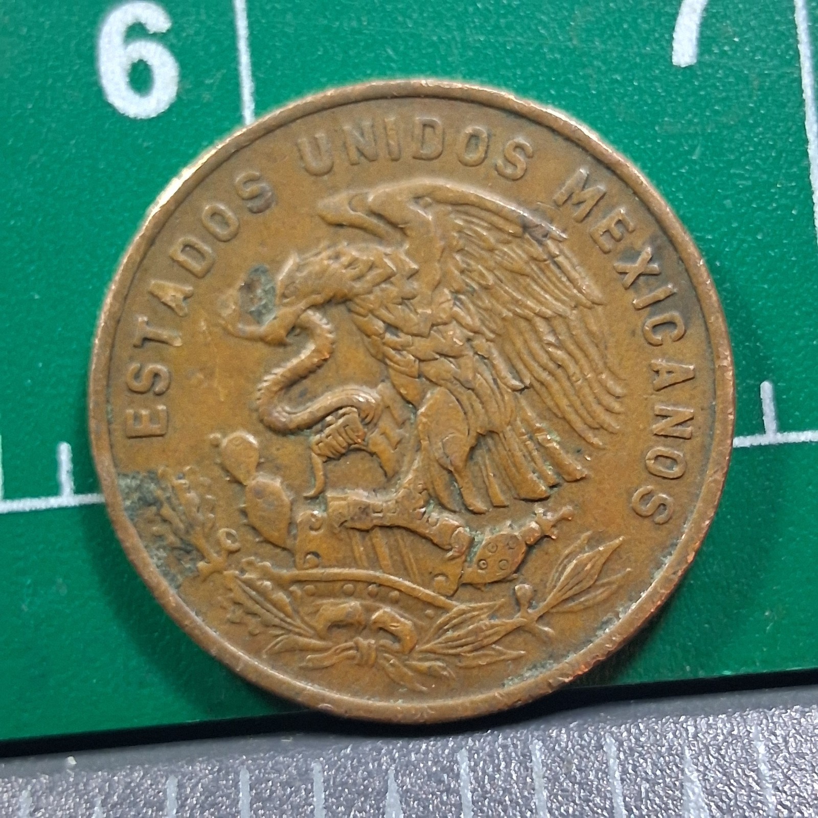 1965 Mexico Coat of Arms / Radiant Liberty Cap 20 Centavos Currency Coin