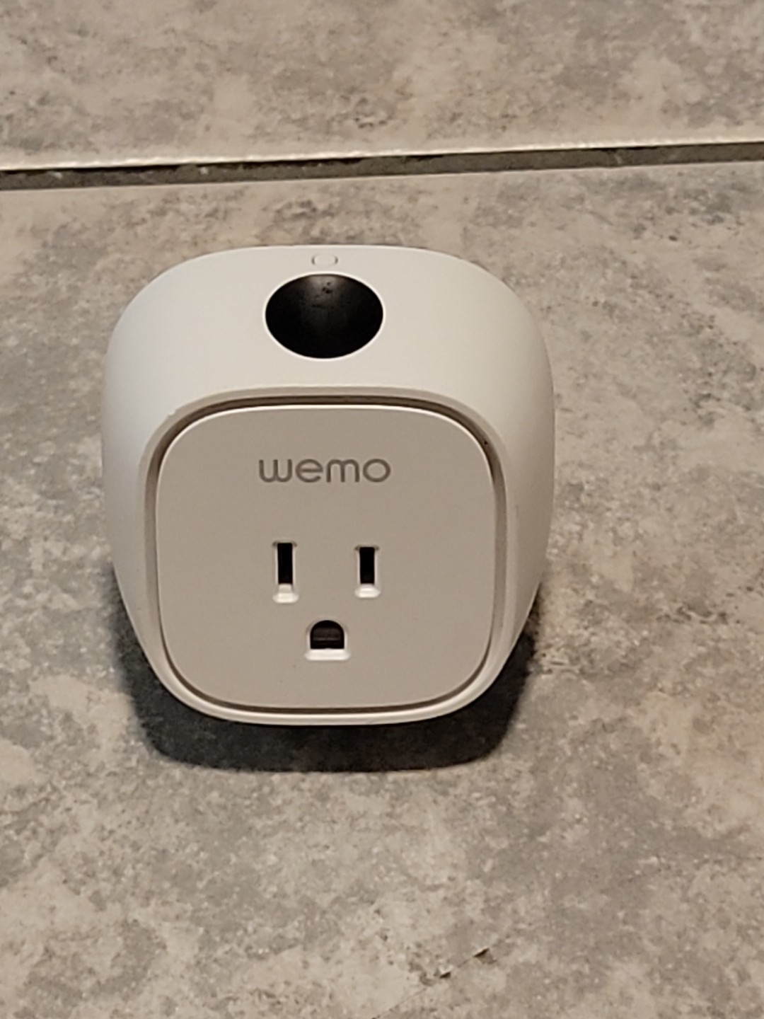 Belkin WeMo Insight Smart Switch WiFi Plug - F7C029V2