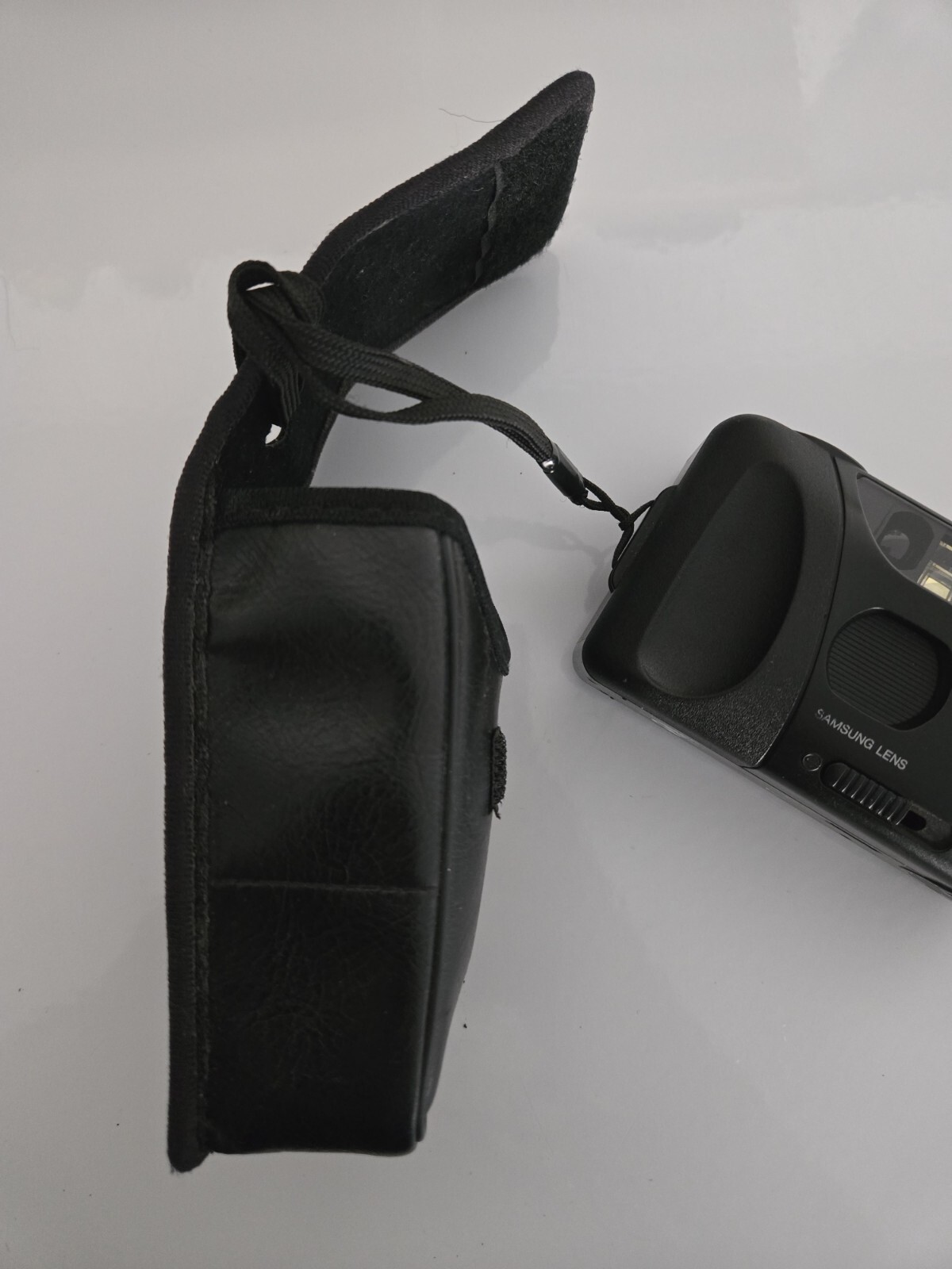 Samsung AF 400 Camera With Leather Case