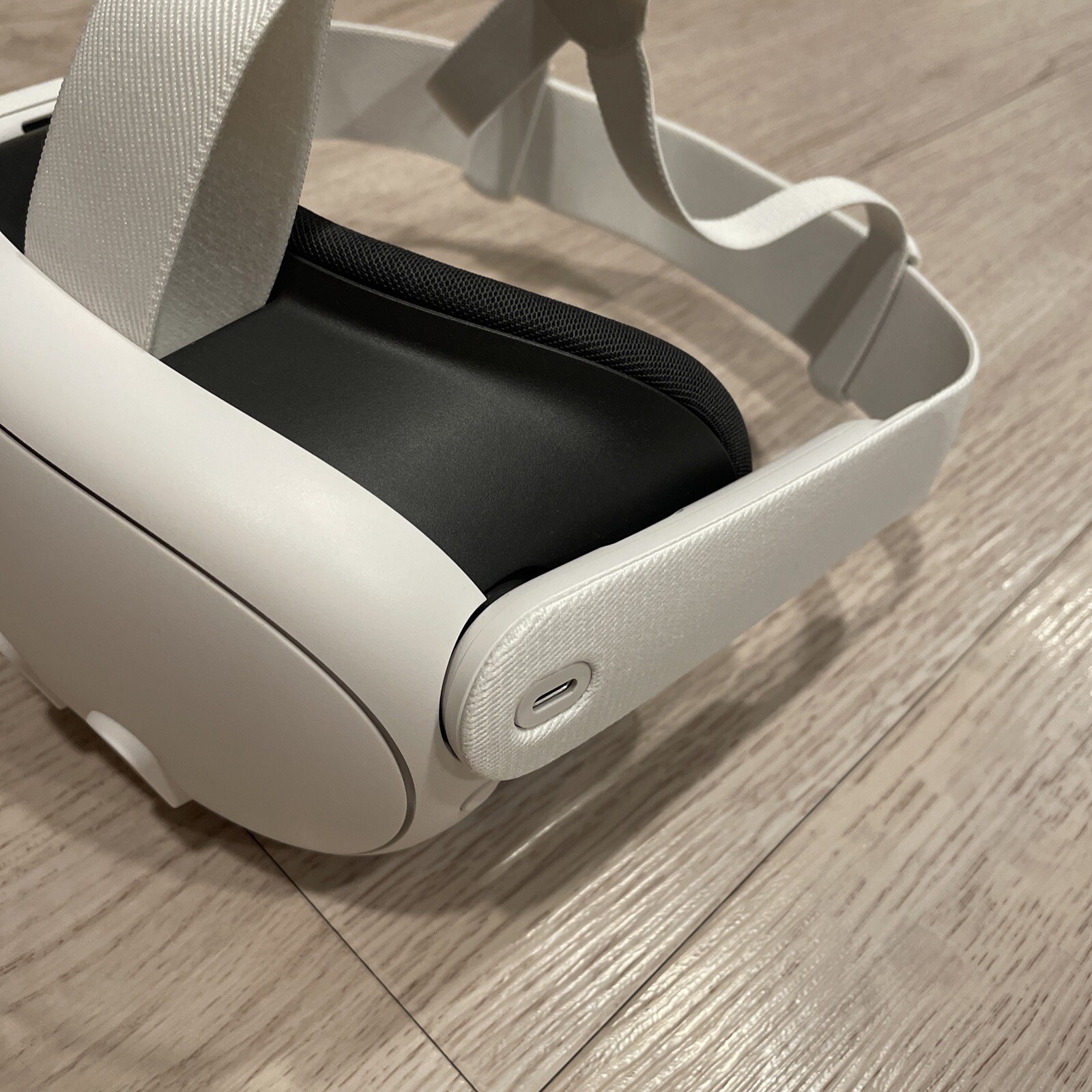 Meta Quest 3 128GB VR Headset ONLY - White