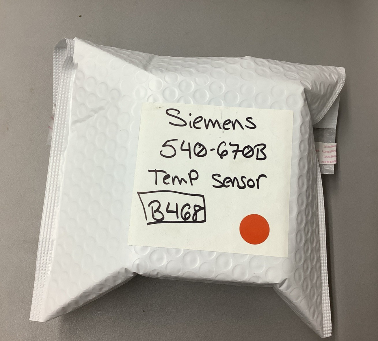 Siemens 540-670B Electronic Room Temperature Sensor (b468)
