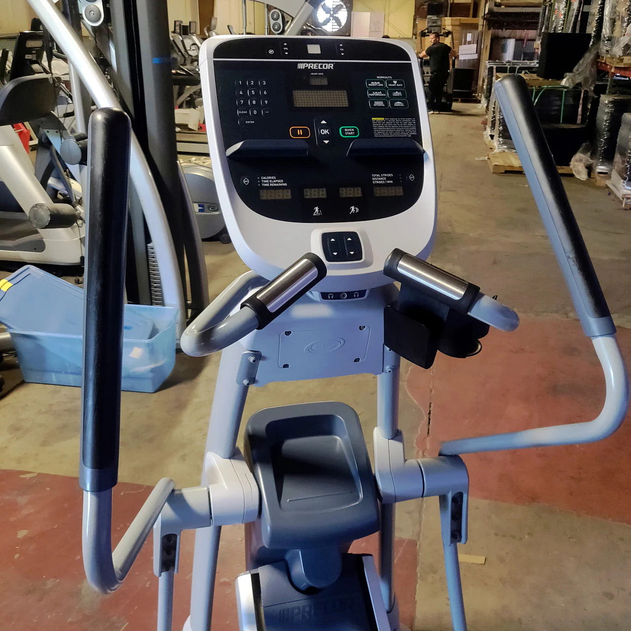 Precor EFX 815 Elliptical Crosstrainer w/ P10 Console