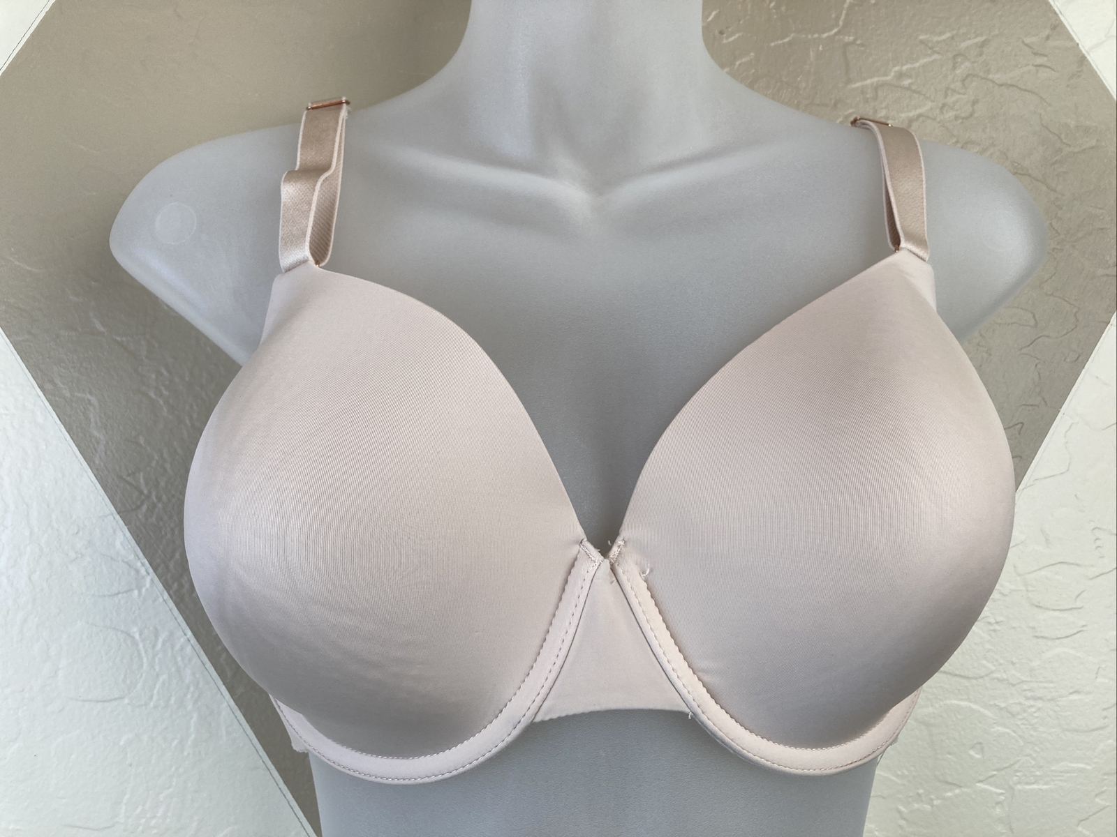 SOMA VANISHING 360 PERFECT COVERAGE UNDERWIRE BRA 36DD LIGHT NUDE