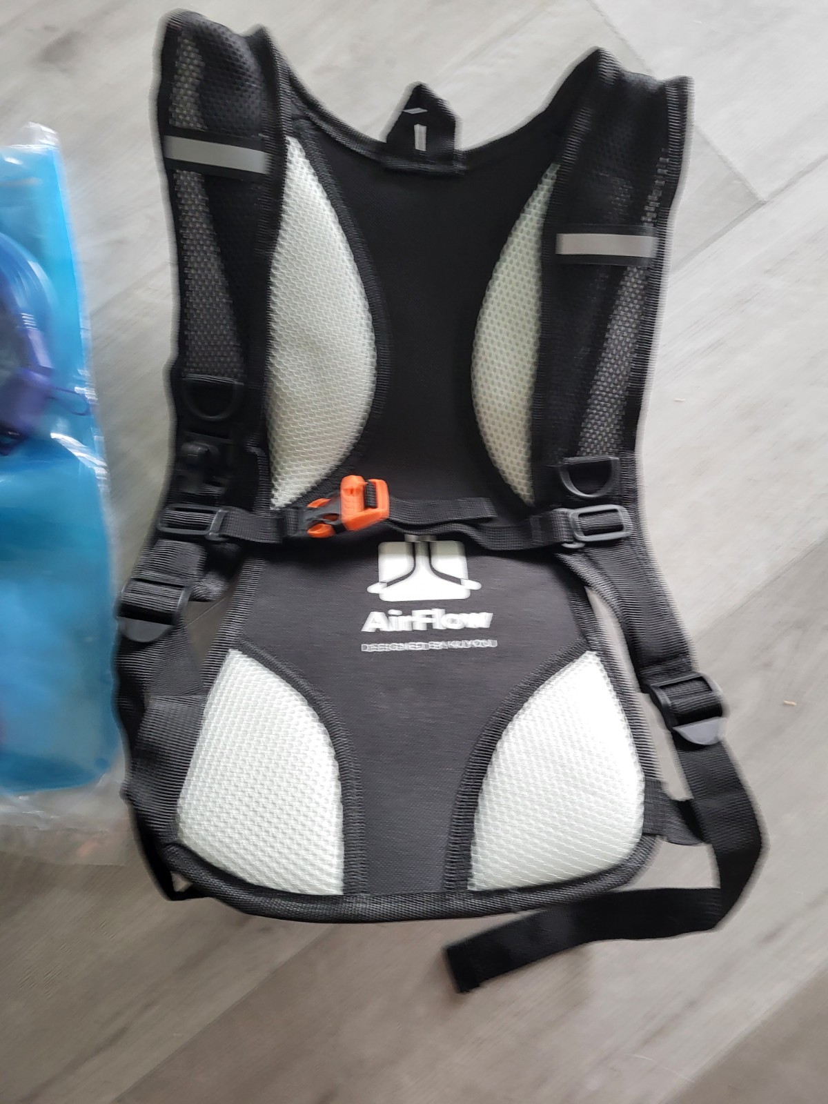 KUYOU Hydration Pack,Hydration Backpack with 2L Hydration Bladder for Running