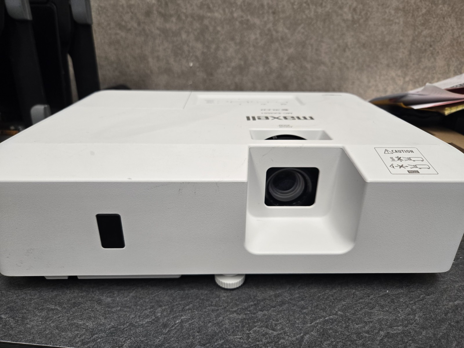 Maxell MC-EX3551 XGA 3700 ANSI Lumens 1024x768 Projector 199 Lamp Hours