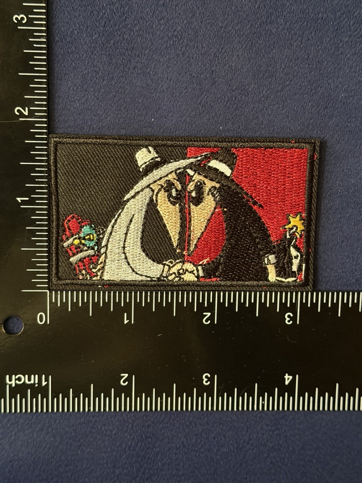 Spy Vs Spy Cartoon - NEW High Quality Embroidered Iron On Patch
