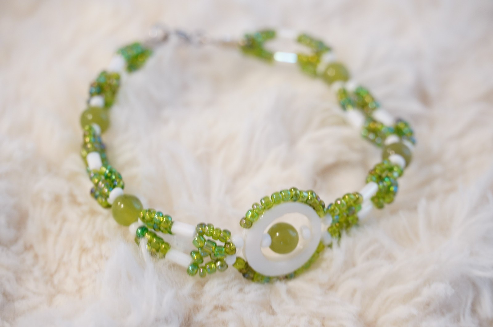Green and White Glass Bead 7.5" Bracelet