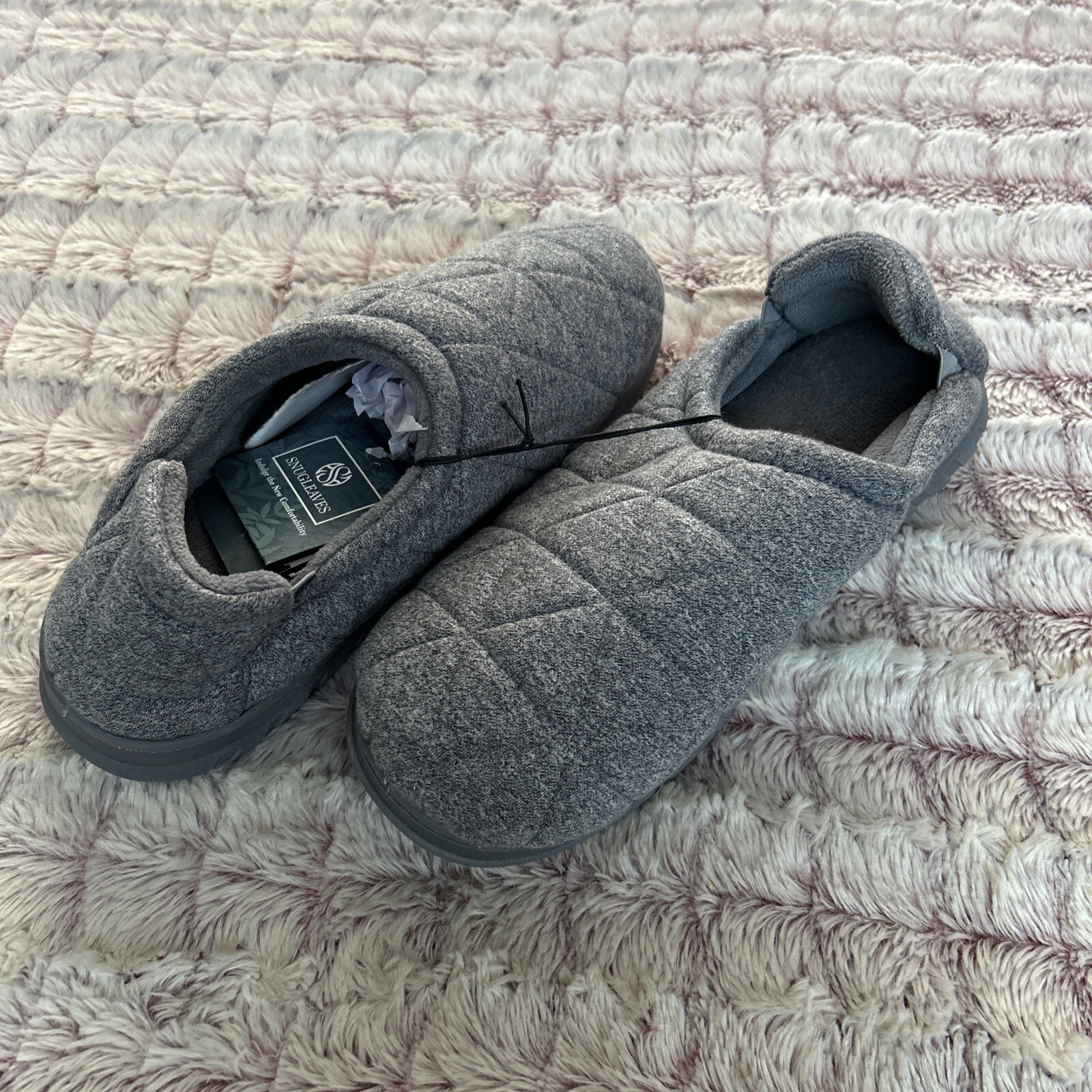 Snugleaves Men's Gray Slippers size 9 -10 New
