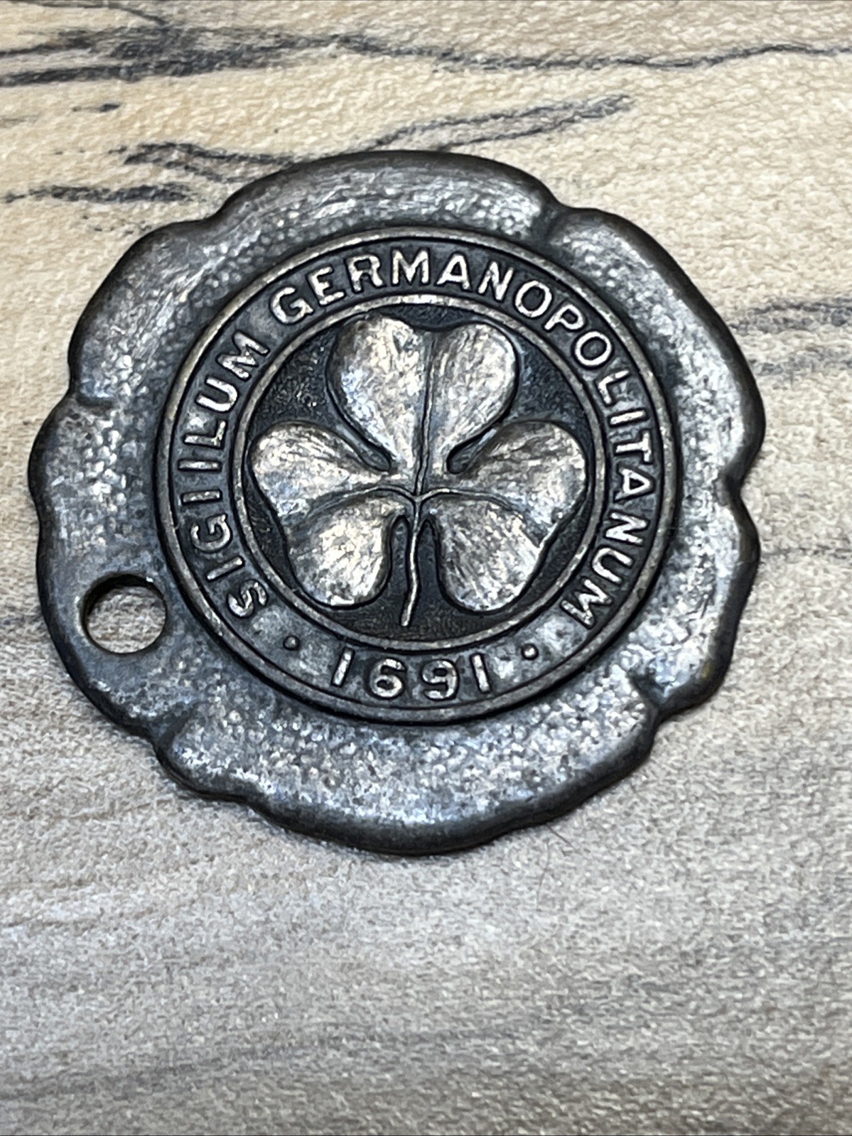 Chelton Trust Co. Philadelphia, Pa. (German Town ) Key Fob *C599
