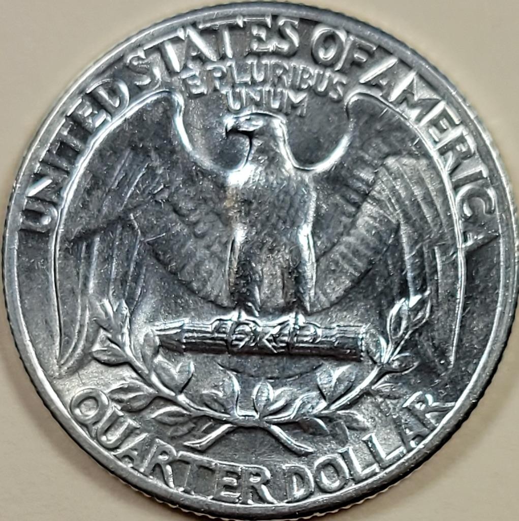 1943 Silver Washington Quarter - ** CHBU **