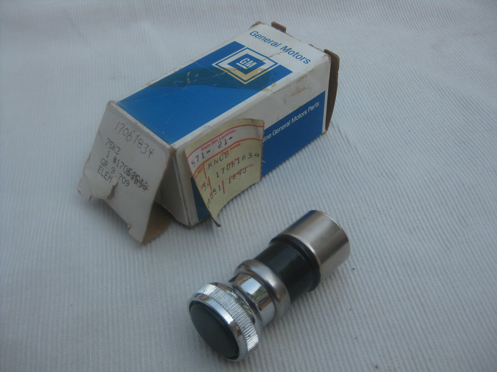 NOS OLDS Cutlass Supreme 442 HURST Salon Calais 1978 - 1984 Rochester LIGHTER