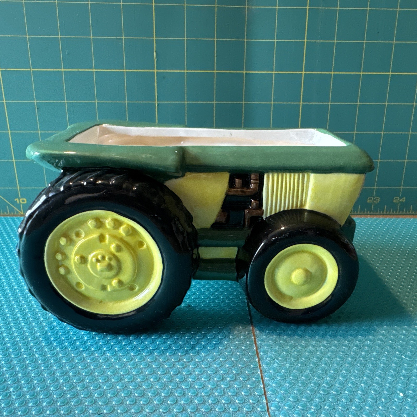 Napco *Tractor *Ceramic*Decorative Planter*Green /Yellow
