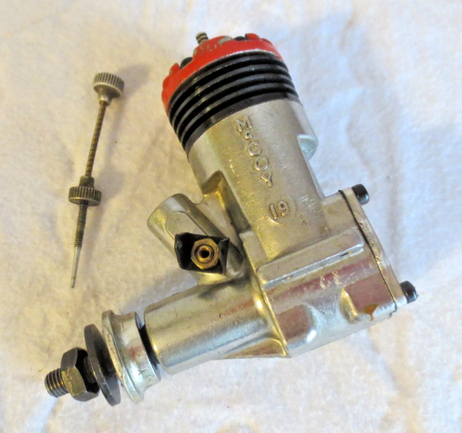 MCCOY 19 MODEL AIRPLANE & TETHER CAR ENGINE