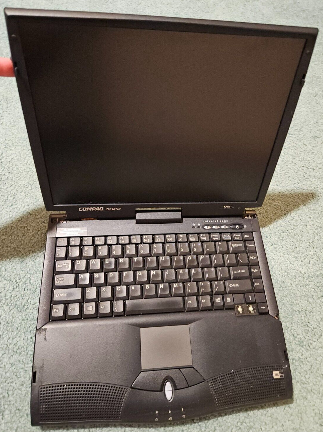 Vintage Compaq Presario 1200 Laptop ~ Untested!