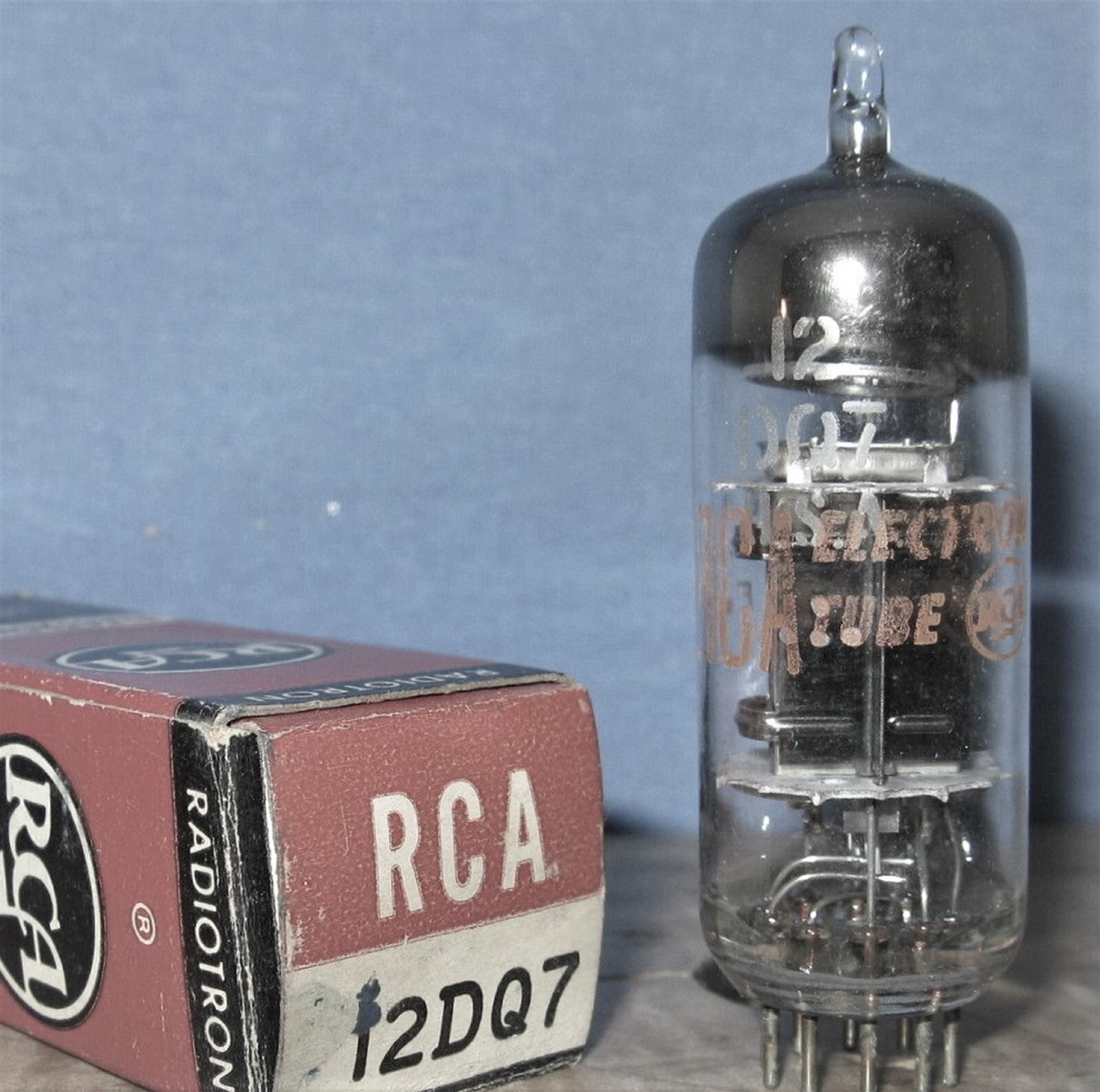 12DQ7 TUBE RCA NIB TESTED & BOXED VINTAGE COMMERCIAL SURPLUS