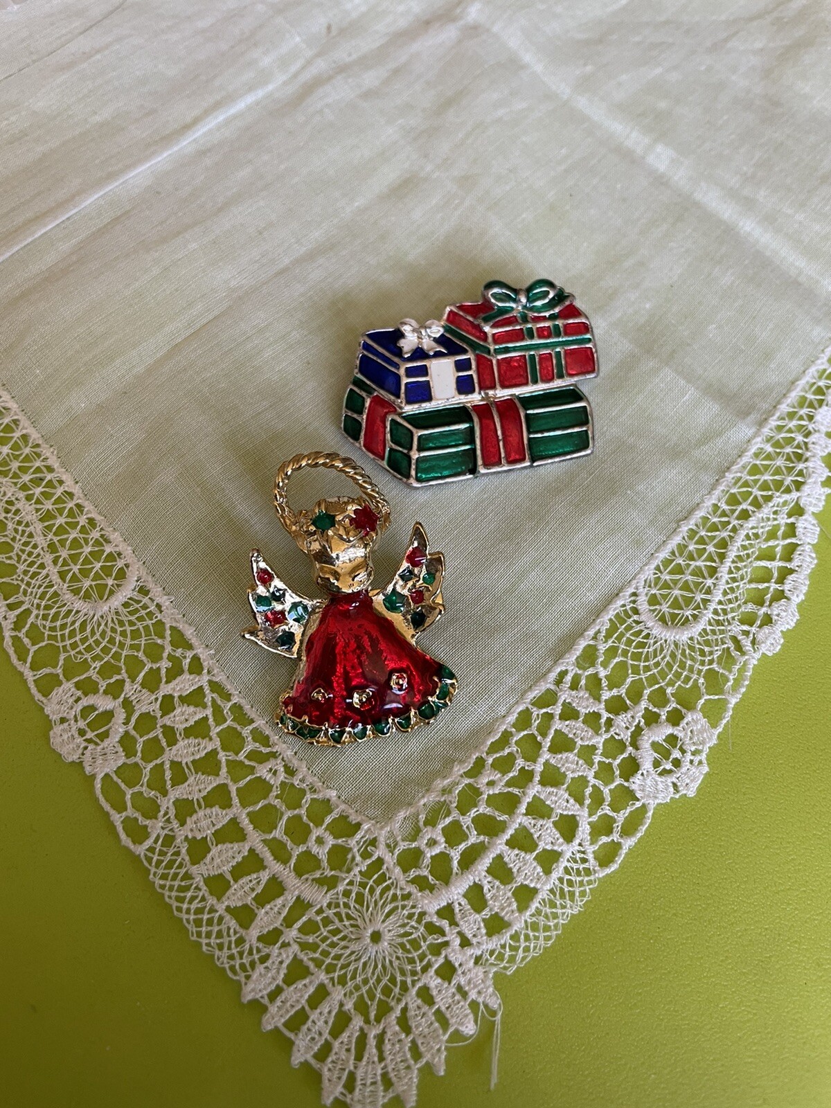 Christmas Brooch Pin Holiday Jewelry Enamel Angel Gifts  JB-69