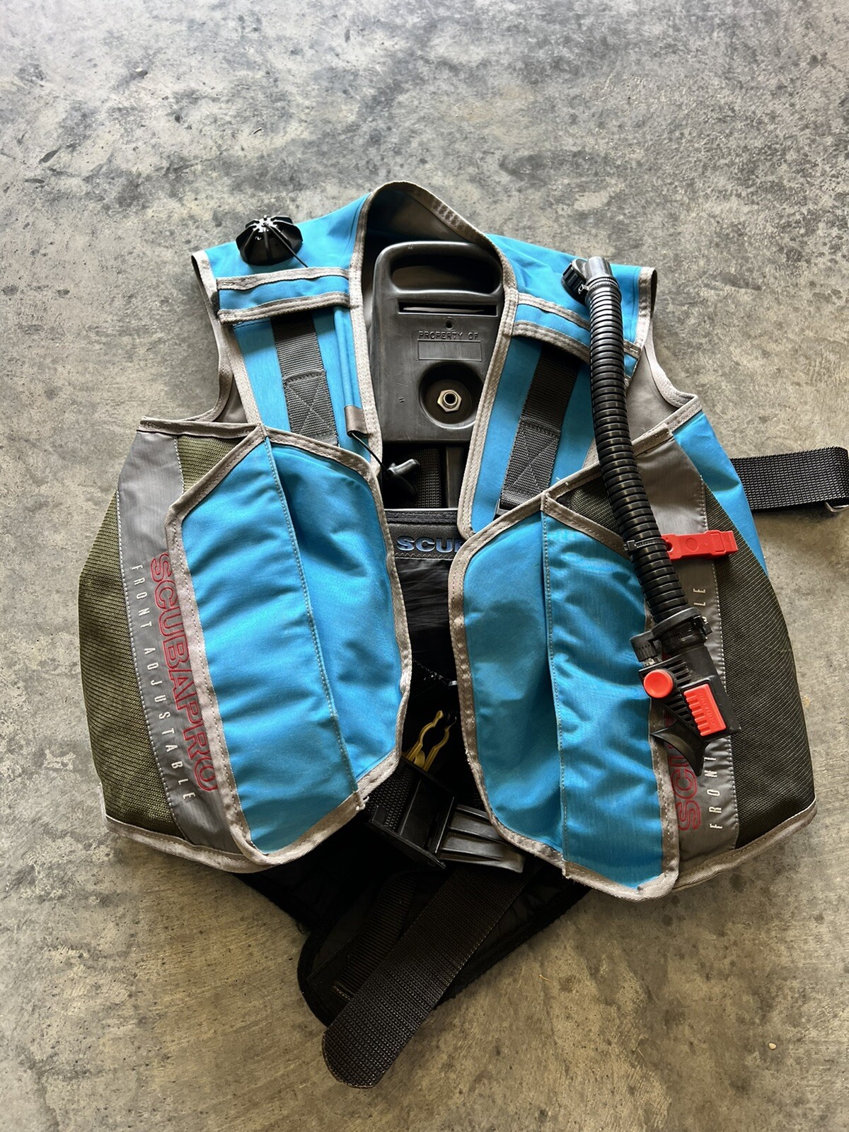 SCUBAPRO Finseal Scuba Diving Buoyancy Compensator BCD - Size Medium