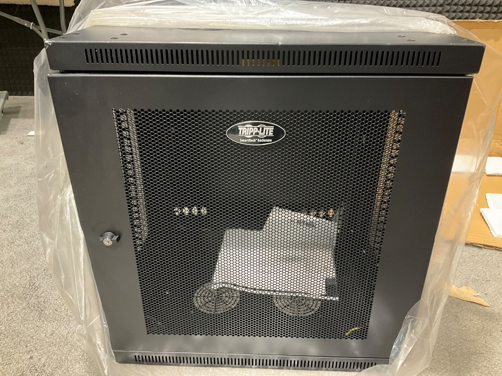 Tripp Lite SmartRack Server Rack 12U SRW12US ✅❤️️✅❤️️READ
