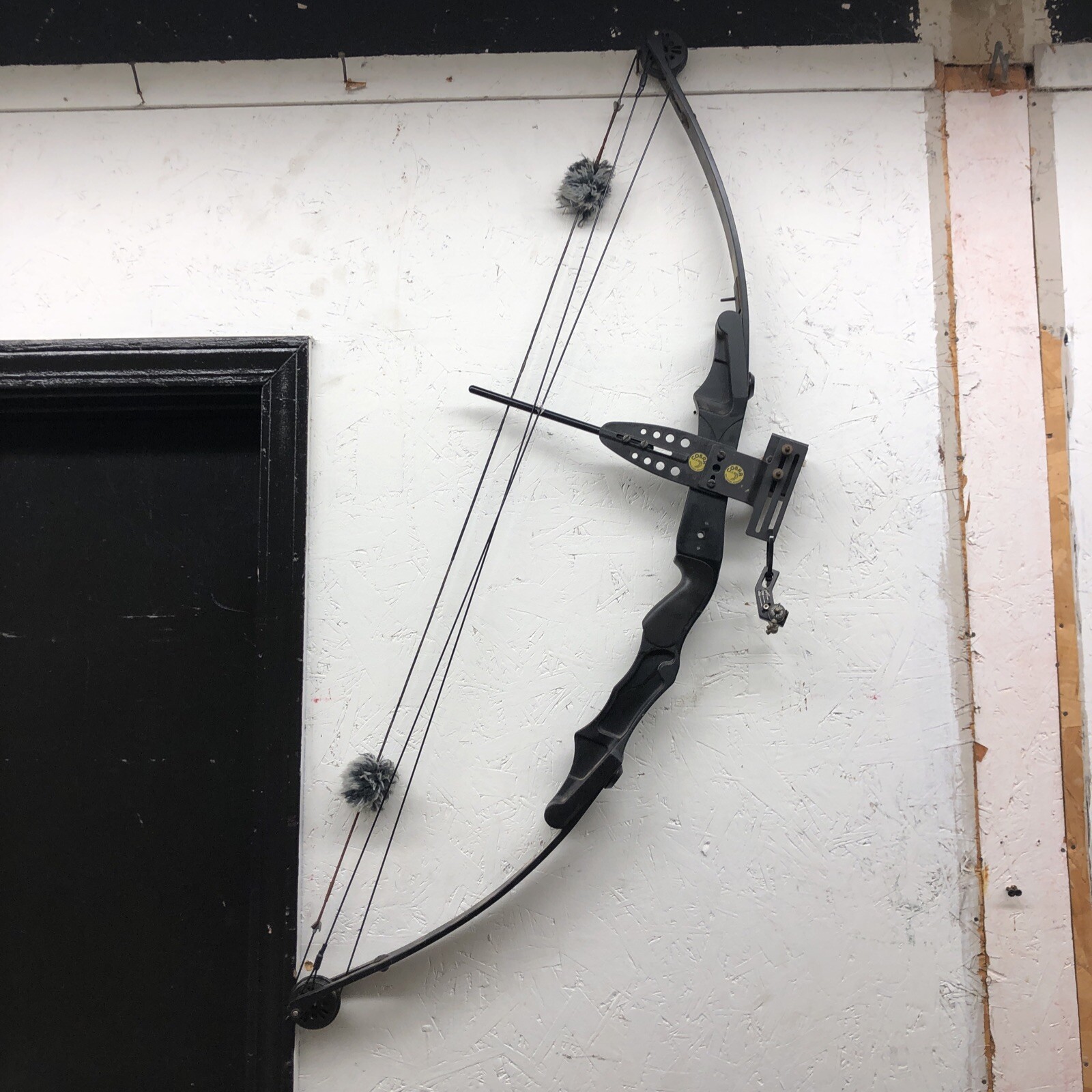 Vintage Pearson Cobra Compound Bow Maple Leaf Archery Bowhunting Hunting