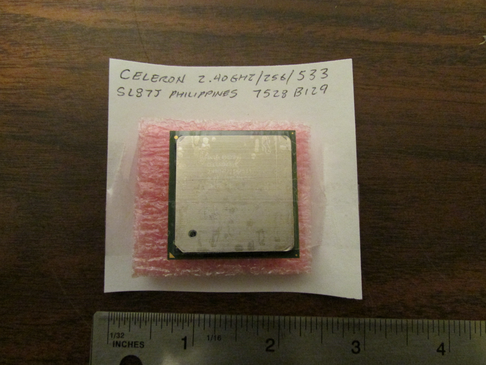 Intel Pentium 2.40GHz / 256 / 533 SL87J Tiny Legs