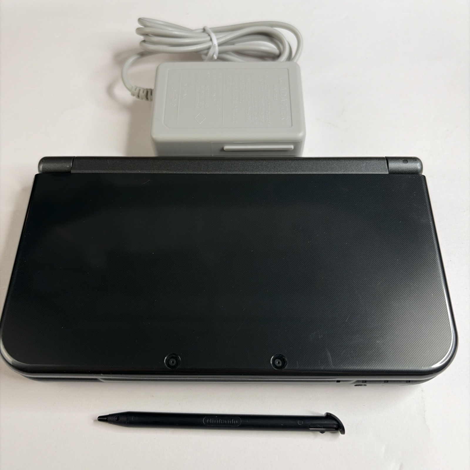 New Nintendo 3DS XL Gray Black Console W Charger Stylus US Version