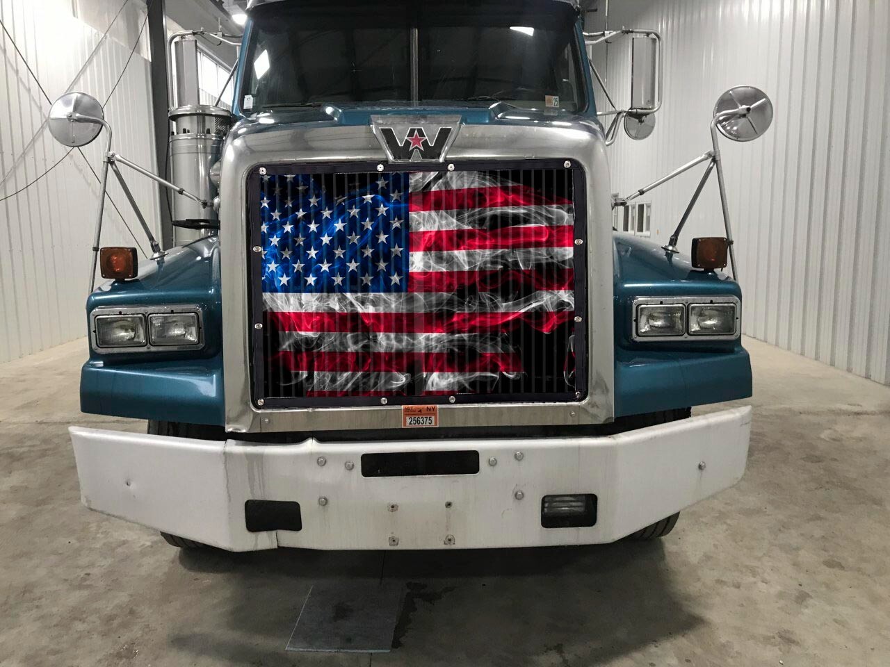 Western Star 4800/4900/SA/SB/FA/SF SLOPPED HOOD Smoky Flag USA Bugscreen