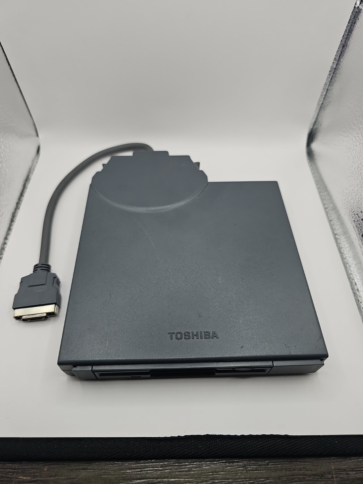 Toshiba PA2611U External 3.5 Floppy Disk Drive FDD Attachment Case Gray