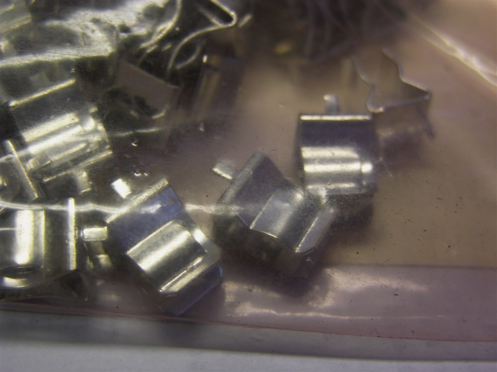 100 Keystone Electronics 3530 Cartridge Fuse Clips with Ears and PCB Tabs 15A