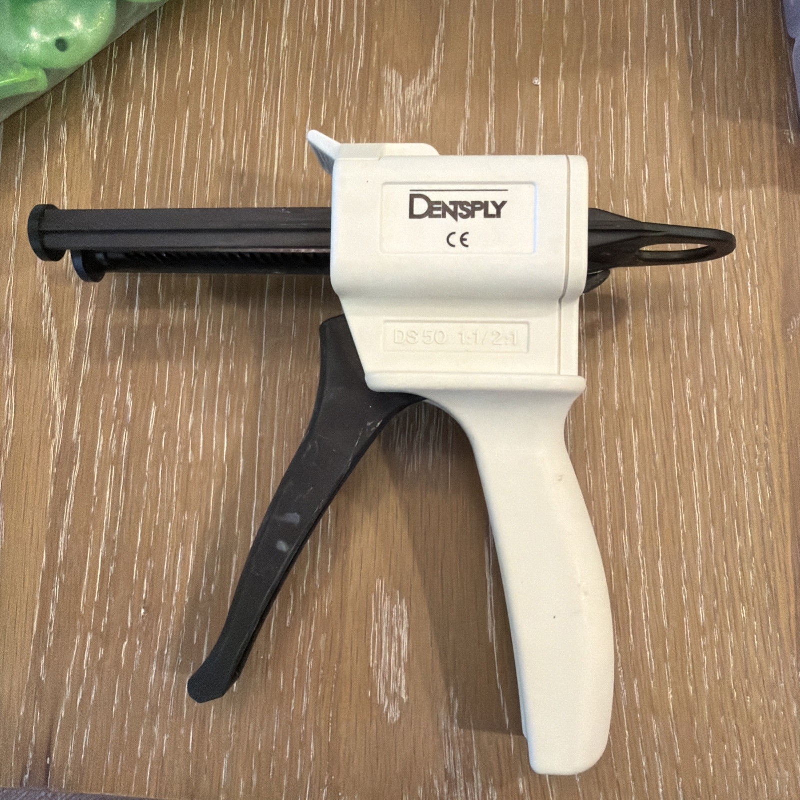 Dentsply PVS Impression Caulk Automix Dispensing Guns – DS 50, 1:1 / 2:1