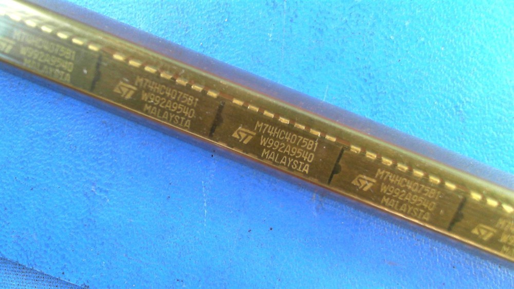 New (25pcs) M74HC4075B1R ST MICROELECTRONICS IC Logic