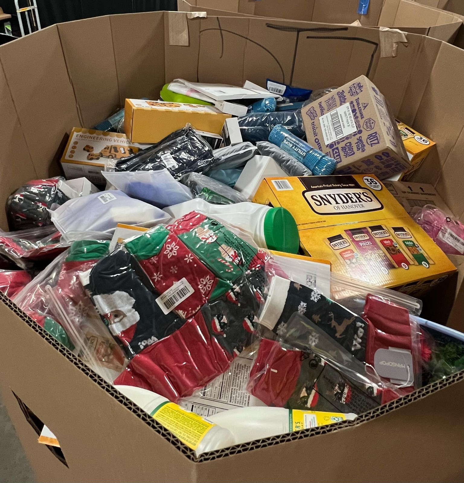 50 PCS - AMAZON MYSTERY BOXES!!! LIQUIDATION BRAND NEW (( LARGE BOX ))
